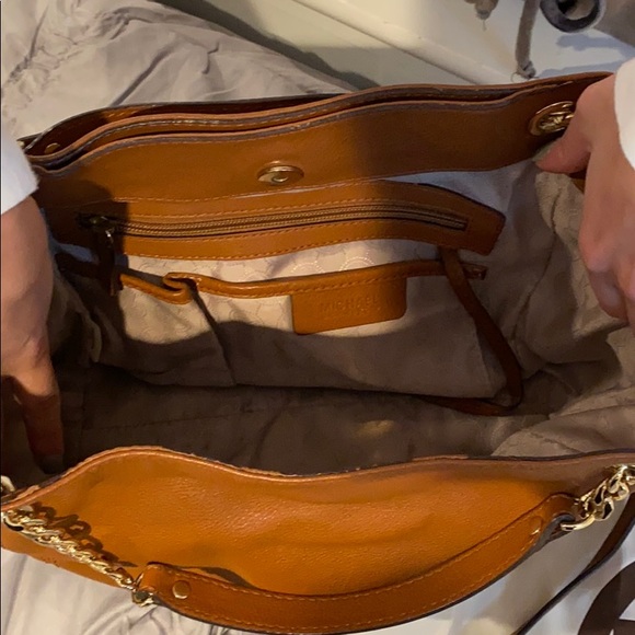 Michael Kors bag - Picture 2 of 4